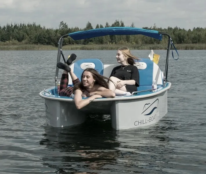 Bezpieczne pływanie: Czy rower wodny może się przewrócić?