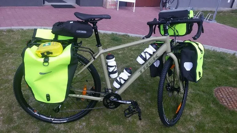 Jak wybrać idealny rower na wyprawy – poradnik dla pasjonatów podróży