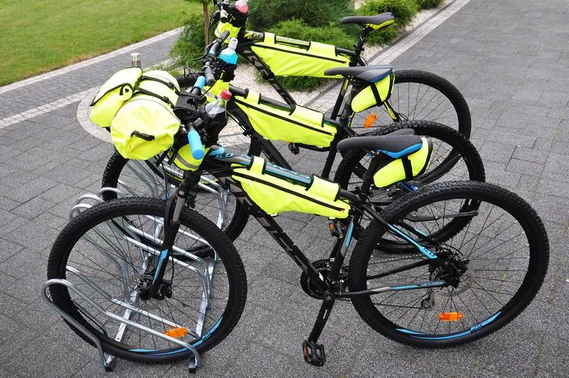 Najlepsze napoje do zabrania na rower – co pić podczas wycieczek?