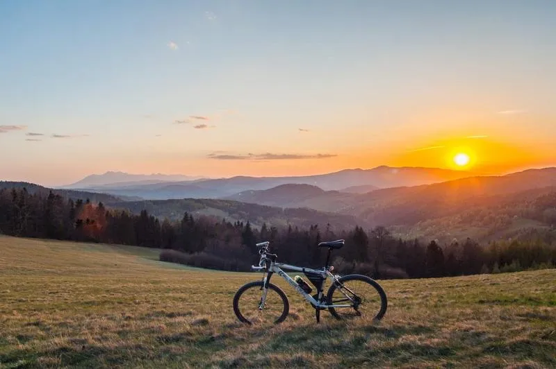 Rodzinne trasy rowerowe w Warszawie – idealne miejsca na wycieczki z dziećmi