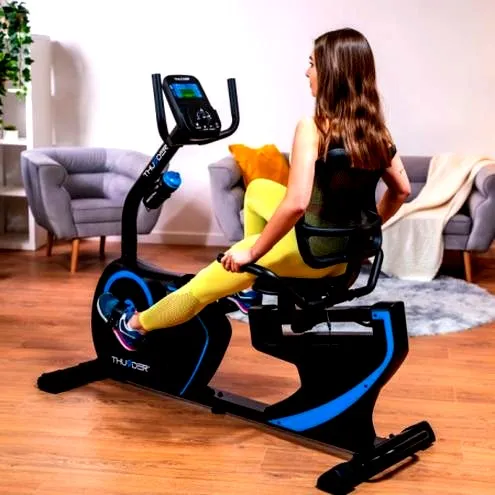 Rower stacjonarny czy wioślarz – co lepiej wspiera twoje treningi?