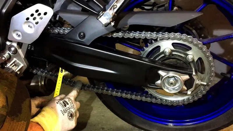 Narzędzia do napinania łańcucha