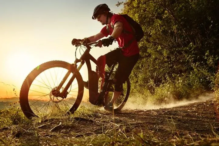 Rower stacjonarny vs tradycyjny