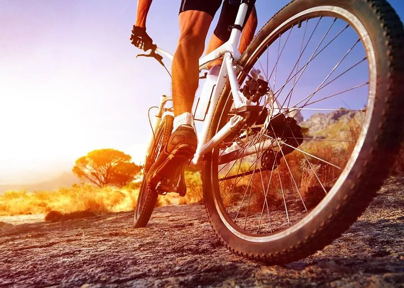 Wzmacnianie nóg na rowerze