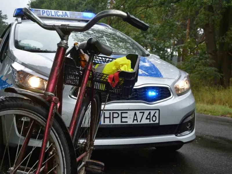 Zatrzymanie rowerzysty przez policję